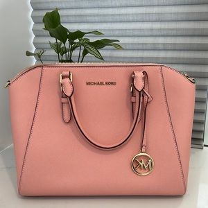 Michael Kors Pale Pink Hangbag
